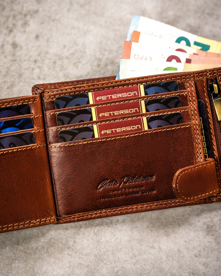Duży, skórzany portfel męski z tłoczeniem przedstawiającym znak zodiaku - Peterson