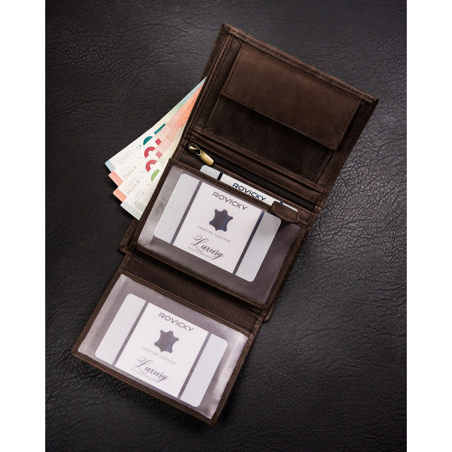 Portfel męski ze skóry naturalnej w brązowym kolorze z tłoczeniem w kształcie psa