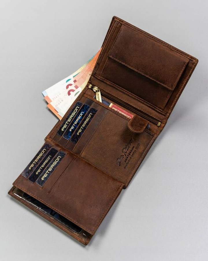 Duży, skórzany portfel męski w orientacji pionowej - Peterson
