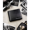 Portfel męski ze skóry naturalnej w czarnym kolorze wyposażony w system RFID, w zestawie z brelokiem - Peterson