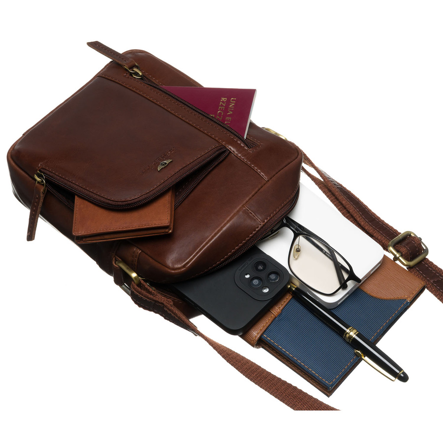 Brązowa, klasyczna, skórzana listonoszka męska z kieszonkami i etui - Peterson