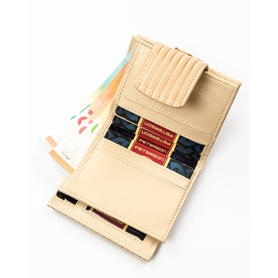 Beżowy portfel damski zamykany na bigiel i zatrzask, pokryty wzorem w plecionkę - Peterson