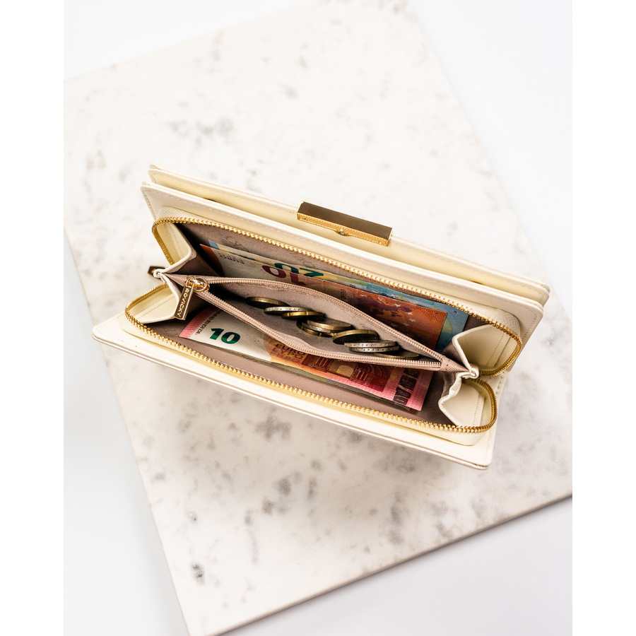 Duży portfel damski ze skóry ekologicznej w kolorze ecru, zamykany na zatrzask - Rovicky