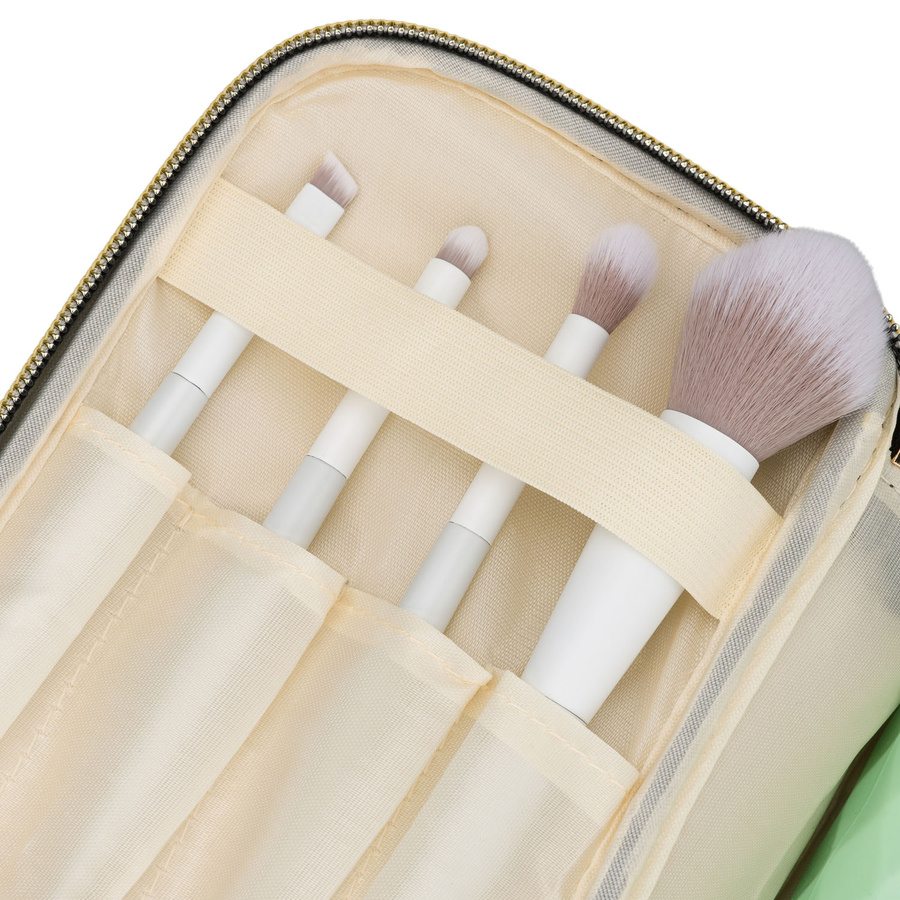 Praktyczna kosmetyczka ze skóry ekologicznej w jasnobeżowym kolorze - Rovicky