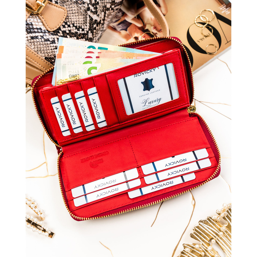 Czerwony portfel-piórnik damski z lakierowanej skóry naturalnej wyposażony w system RFID - Rovicky