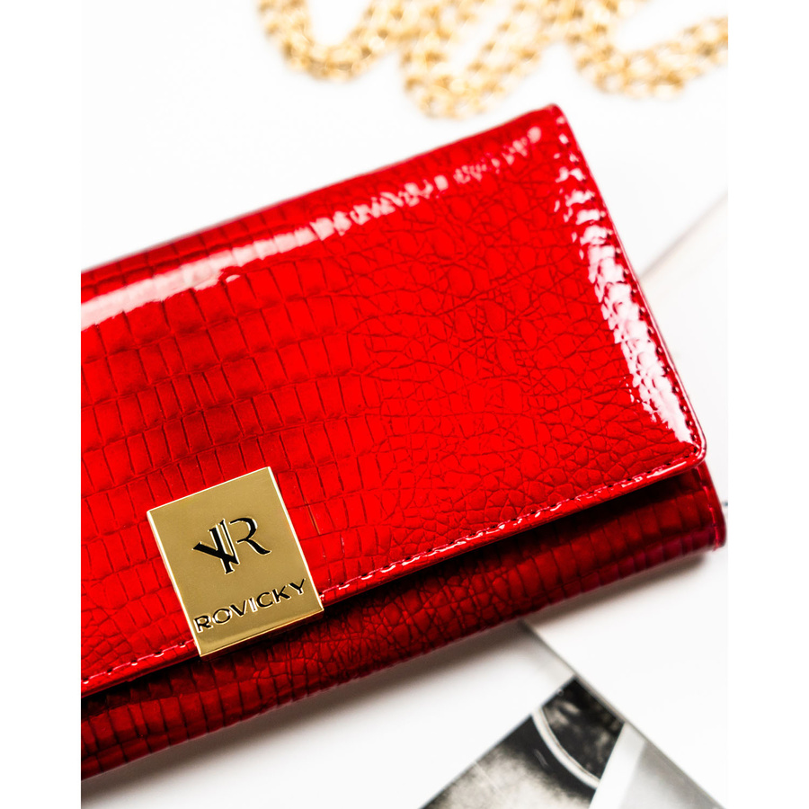 Duży, czerwony portfel damski ze skóry naturalnej we wzór imitujący skórę krokodyla - Rovicky