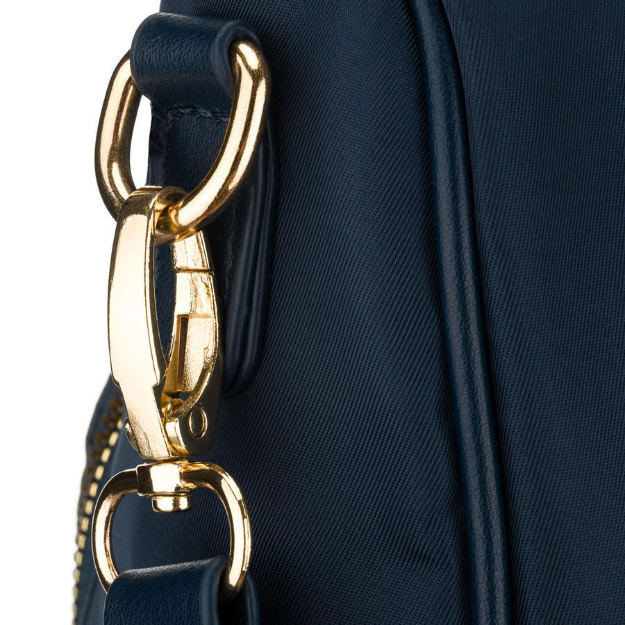 Plecak damski z nylonu i skóry ekologicznej w granatowym kolorze, zamykany suwakiem - Peterson