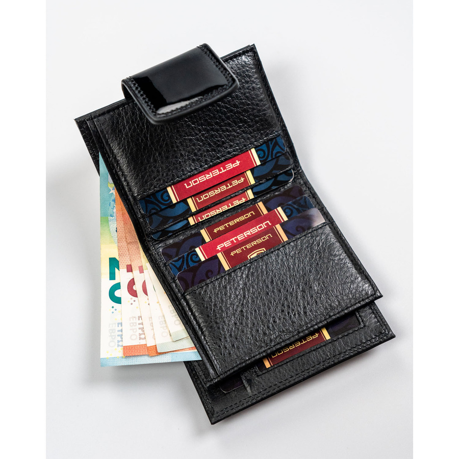 Mały portfel damski wykonany ze skóry naturalnej w czarno-złotym kolorze wyposażony w system RFID - Peterson