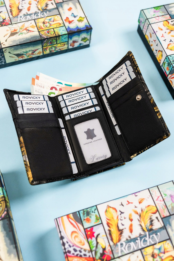 Duży portfel damski na zatrzask wykonany ze skóry naturalnej - Rovicky