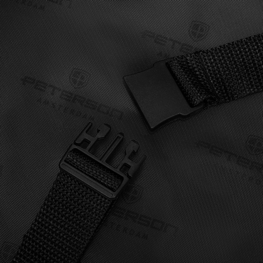 Czarny plecak podróżny z poliestru idealny na bagaż podręczny - Peterson