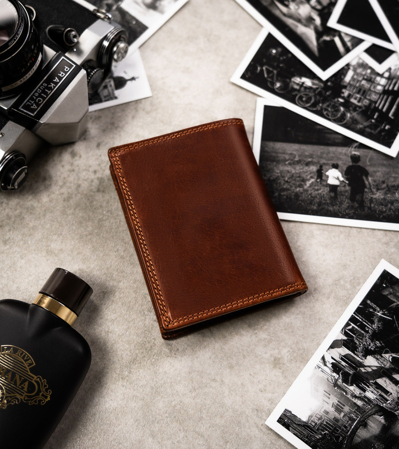 Duży, skórzany portfel męski z wytłoczonym znakiem zodiaku - Peterson