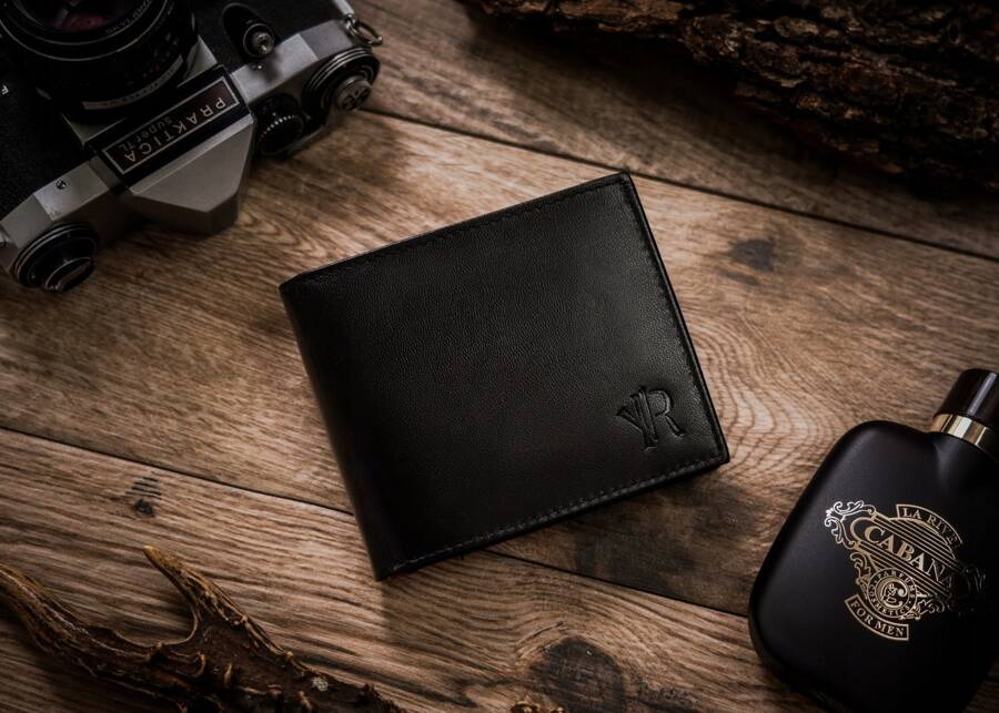 Skórzany portfel męski bez zapięcia zewnętrznego - Rovicky