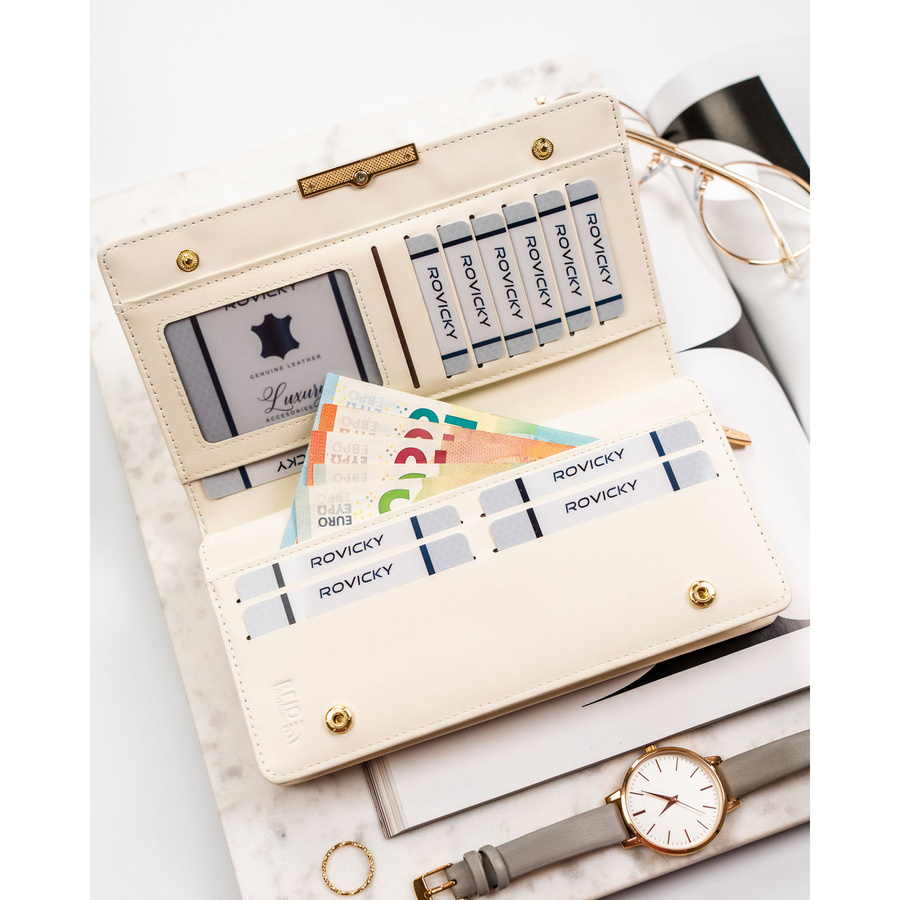 Duży portfel damski ze skóry ekologicznej w kolorze ecru, zamykany na zatrzask - Rovicky