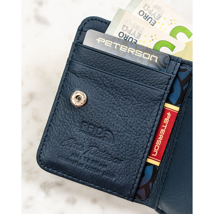 Mały portfel damski ze skóry naturalnej i ekologicznej w granatowym kolorze - Peterson