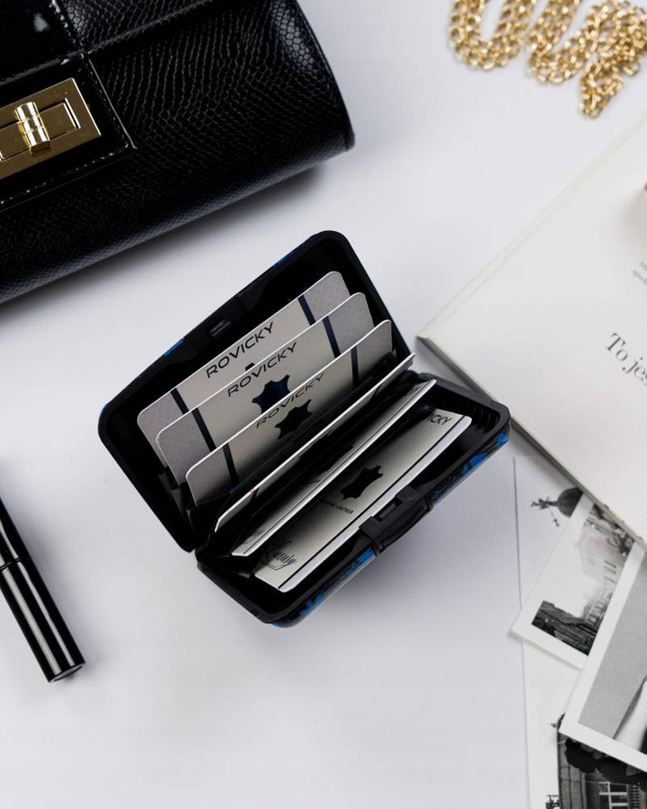 Aluminiowe etui na karty