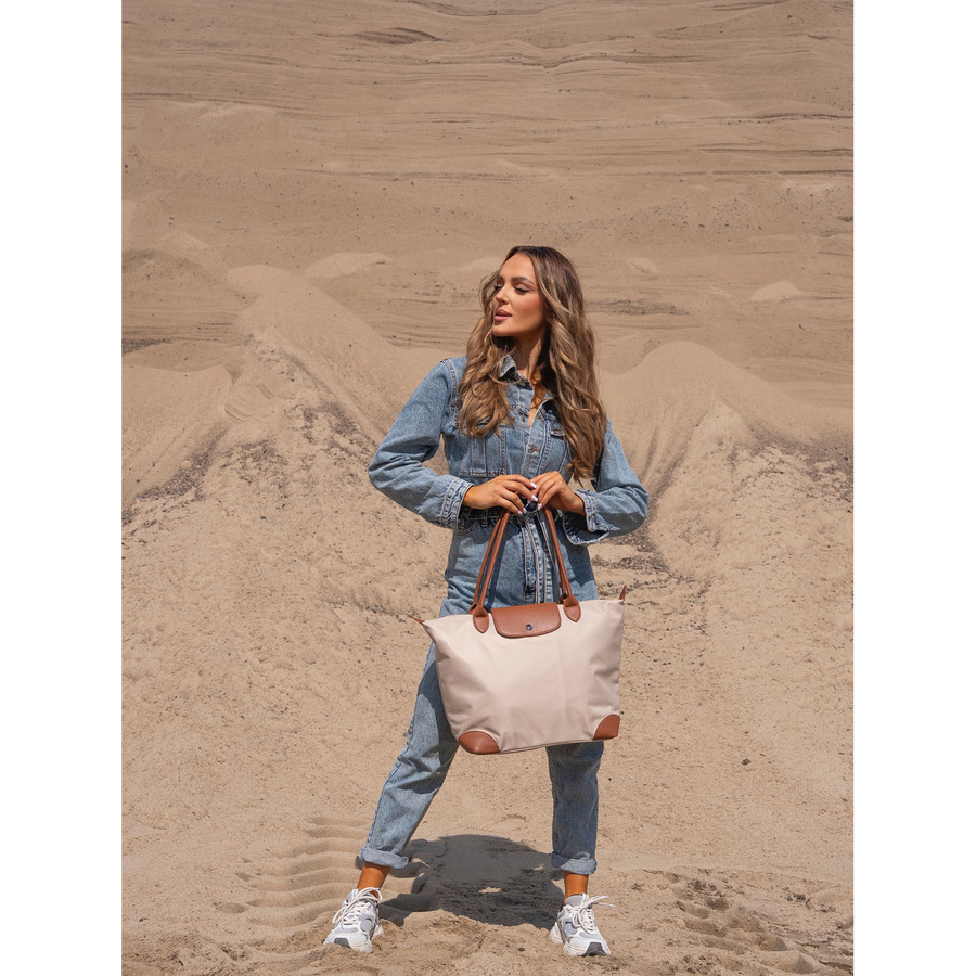 Beżowa shopperka damska wykonana z poliestru, zawieszona na dwóch uchwytach - Peterson