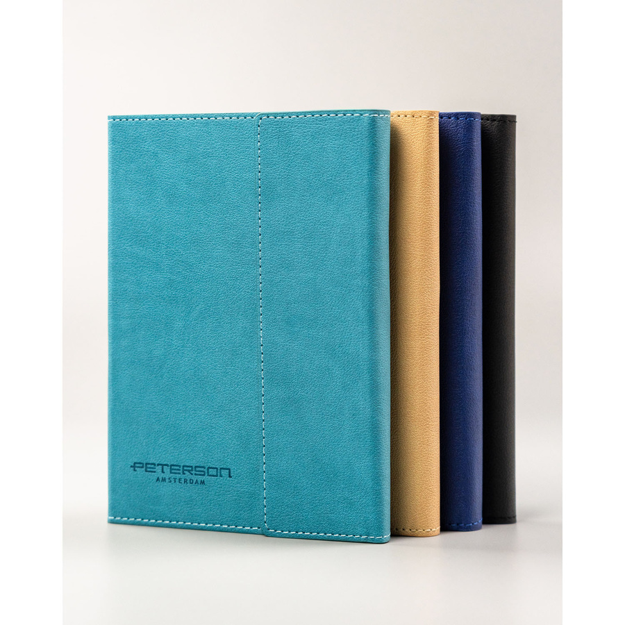 Zestaw prezentowy: granatowy notatnik w linie z magnetycznym zapięciem i czarny elegancki długopis - Peterson