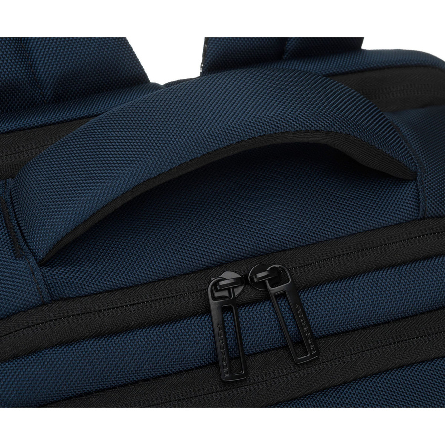 Granatowy plecak podróżny z poliestru z miejscem na laptopa, zawieszony na regulowanych szelkach - Peterson
