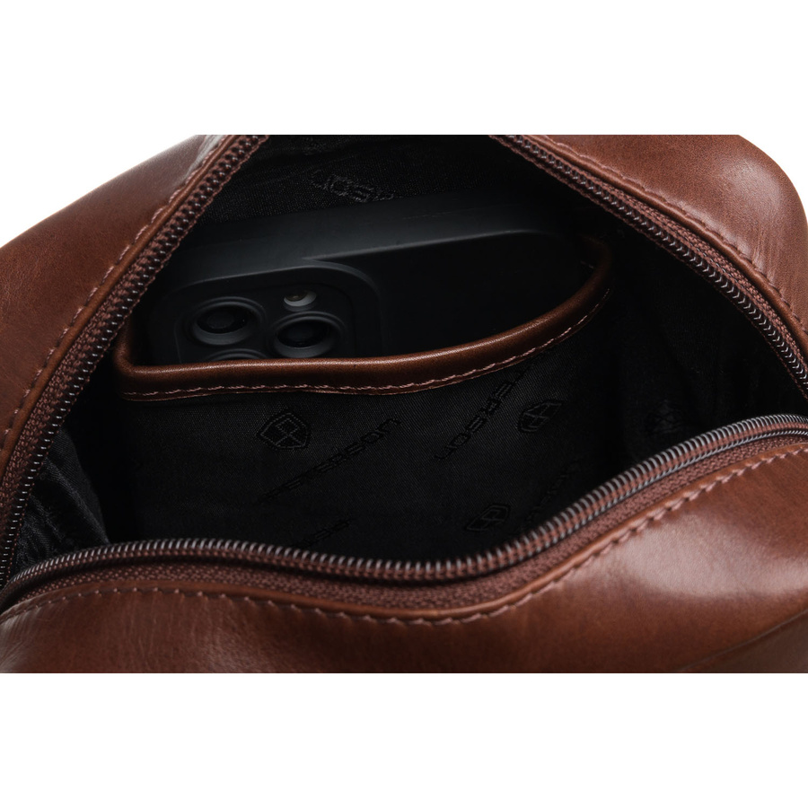 Brązowa listonoszka męska ze skóry naturalnej zamykana suwakiem - Peterson