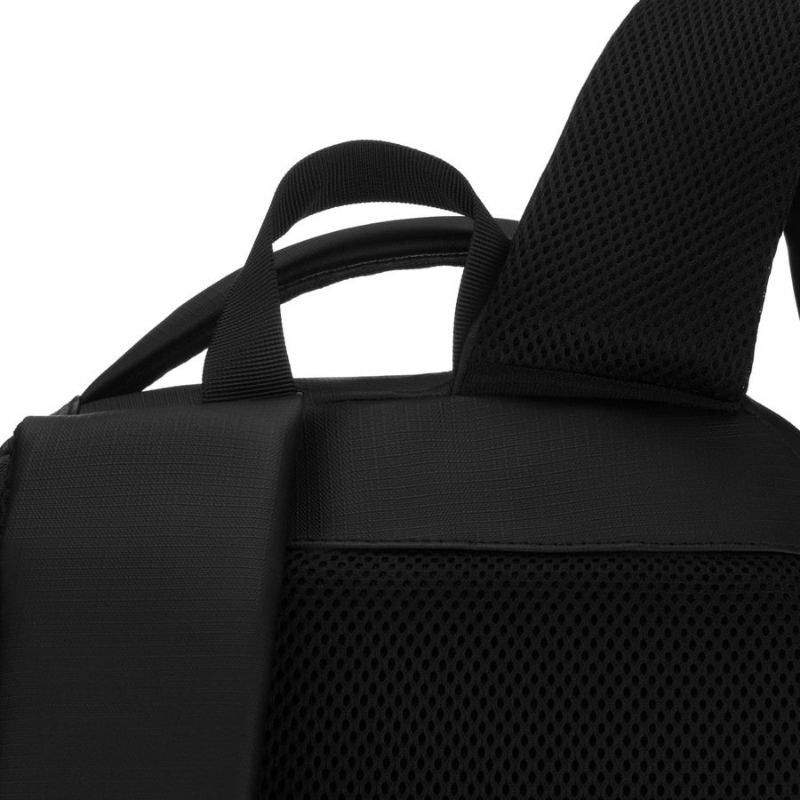 Duży plecak podróżny w czarnym kolorze z miejscem na laptopa, zamykany suwakiem - Peterson