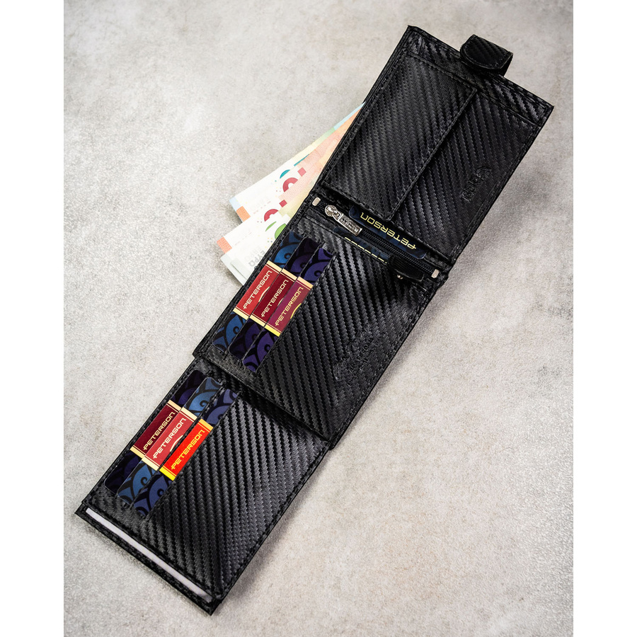 Poziomy portfel męski ze skóry naturalnej w czarnym kolorze wyposażony w system RFID, w zestawie z brelokiem - Peterson