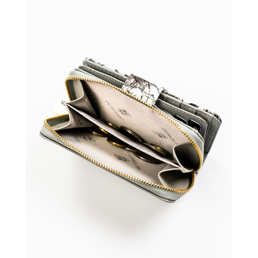 Czarny portfel damski ze skóry naturalnej z systemem RFID, zamykany zatrzaskiem i suwakiem - Peterson