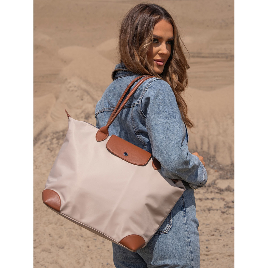 Beżowa shopperka damska wykonana z poliestru, zawieszona na dwóch uchwytach - Peterson