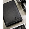 Czarny portfel męski ze skóry naturalnej bez zapięcia zewnętrznego, zapakowany w firmowe pudełko - Peterson