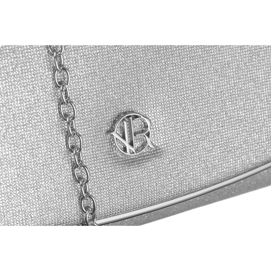 Srebrna kopertówka damska z tkaniny syntetycznej zawieszona na eleganckim łańcuszku - Rovicky