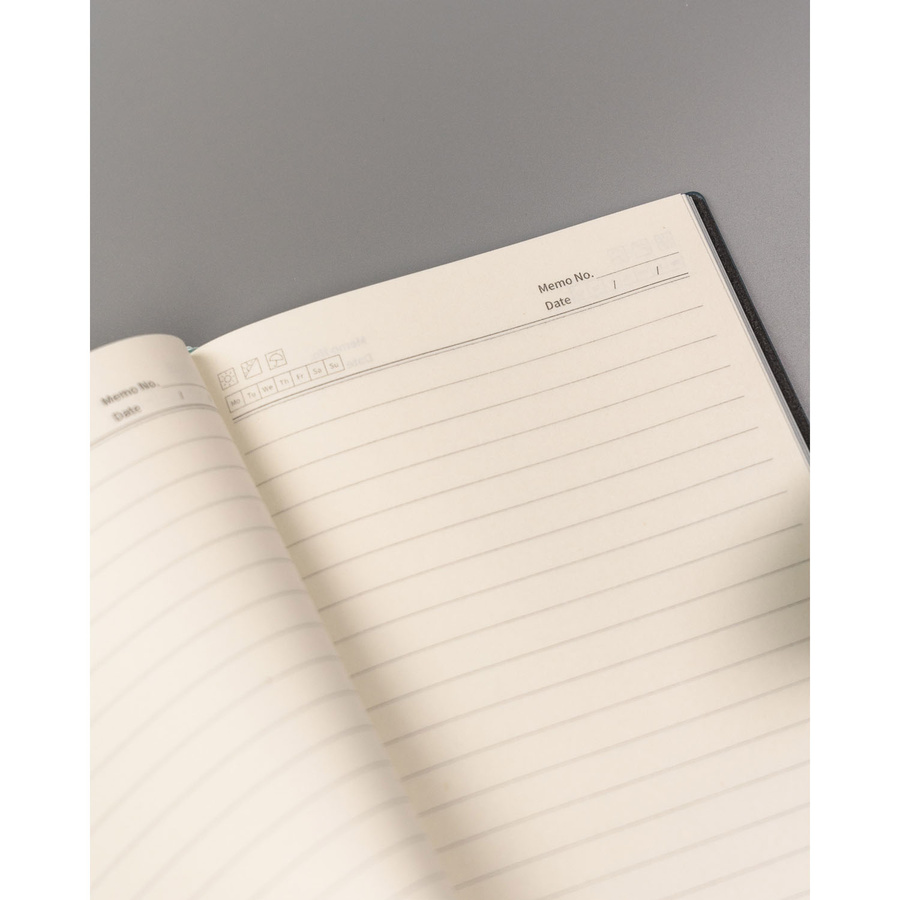 Notatnik w formacie A5 w błękitnym kolorze z magnetycznym zapięciem i wbudowaną zakładką - Peterson