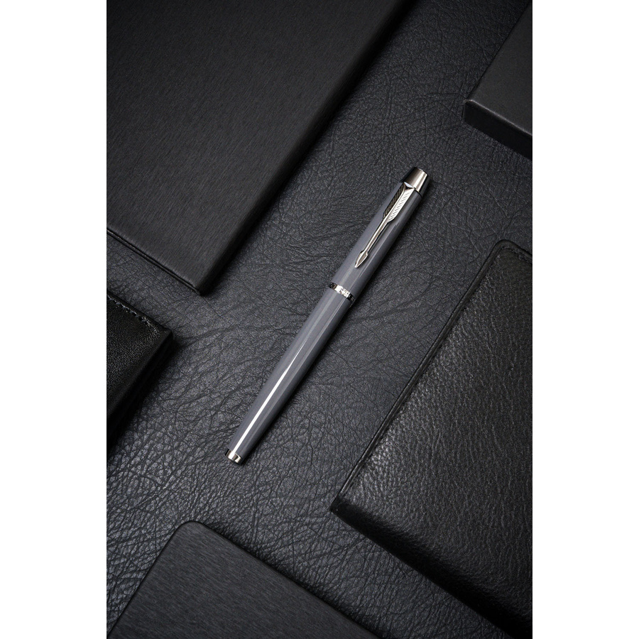 Metalowy długopis w szaro-srebrnym kolorze z czarnym wkładem - Peterson