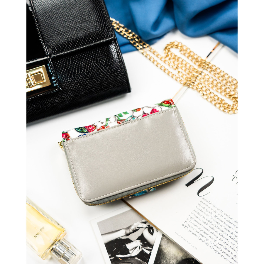 Wielokolorowy, pionowy portfel damski ze skóry naturalnej zamykany zatrzaskiem i suwakiem - Peterson