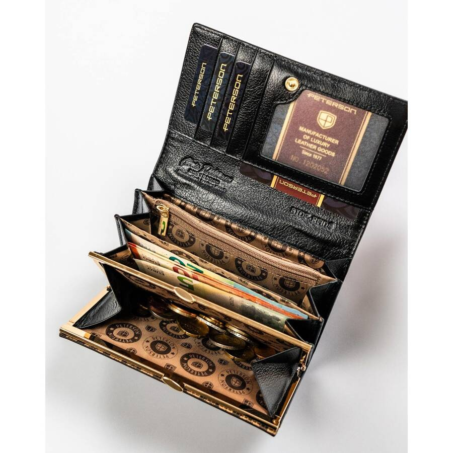 Modny portfel damski ze skóry naturalnej w czerwono-czarnym kolorze zamykany na zatrzask i bigiel - Peterson