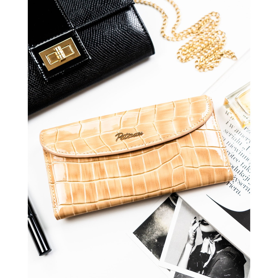 Beżowy portfel damski ze skóry ekologicznej z tłoczeniem na wzór skóry krokodyla - Peterson
