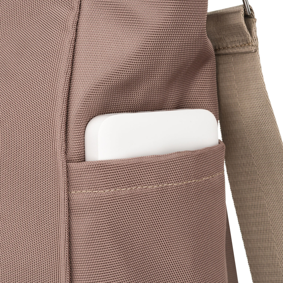 Beżowa torba damska z przegrodą na laptopa wykonana z poliestru - Peterson