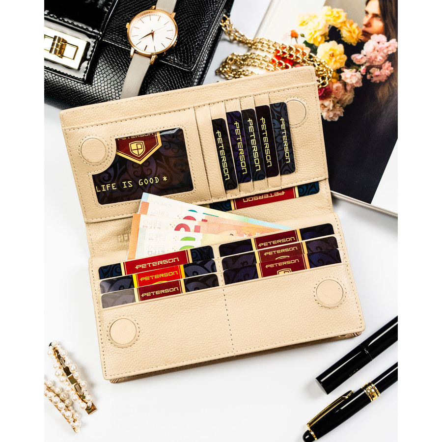 Beżowy, pionowy portfel damski zamykany na magnes i suwak, wykonany ze skóry naturalnej i ekologicznej - Peterson