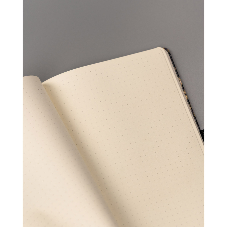 Czarno-złoty notes zadrukowany w kropki i wyposażony w gumkę zamykającą - Peterson