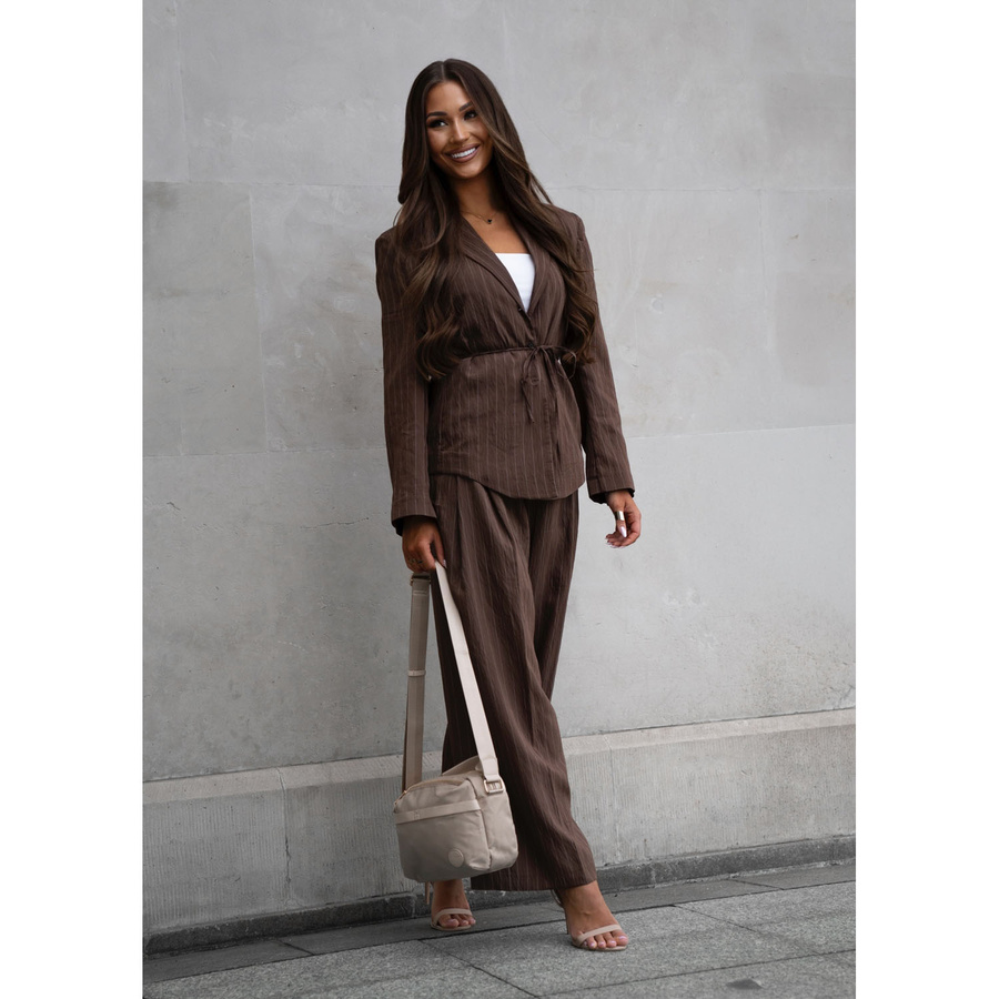 Listonoszka damska z nylonu w beżowym kolorze, jednokomorowa i zamykana suwakiem - Peterson