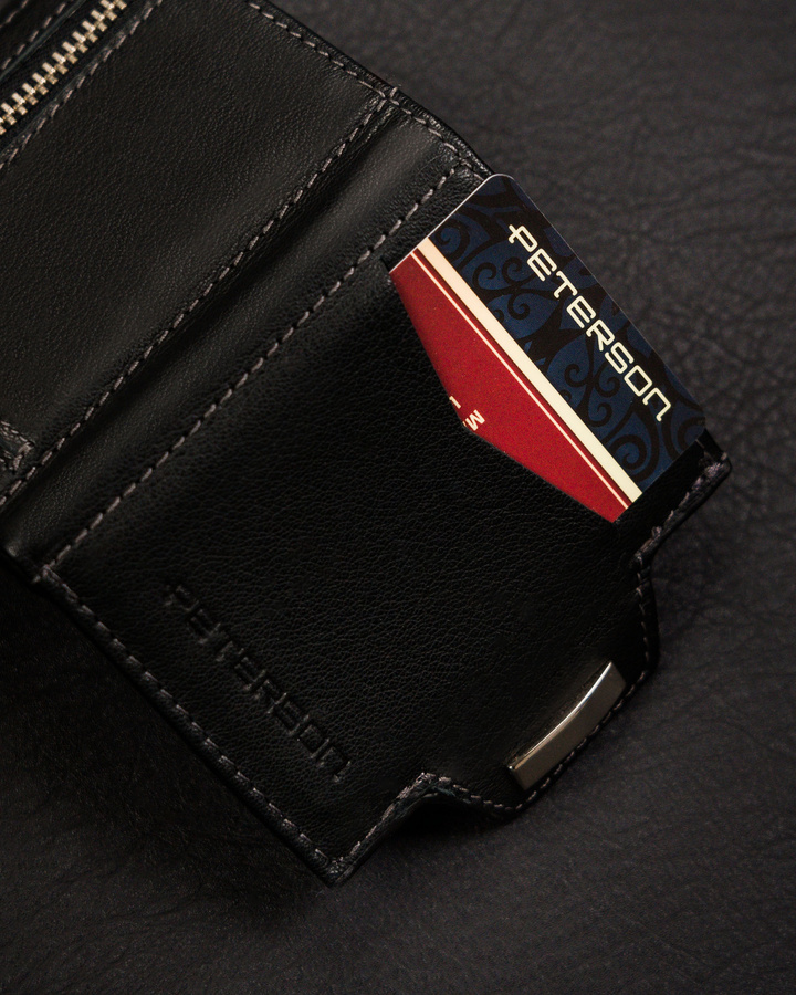 Mały, skórzany, pionowy portfel męski w czarnym kolorze na zatrzask - Peterson