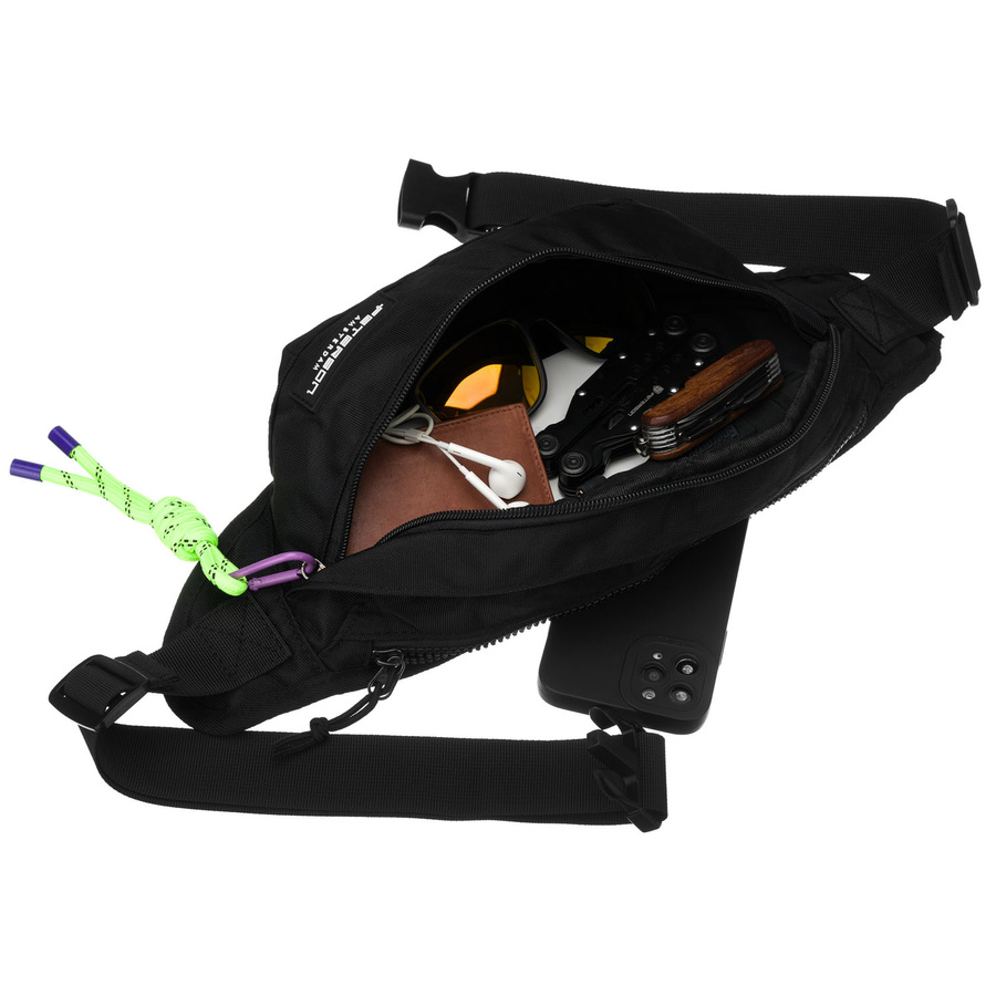 Sportowa, pojemna saszetka z poliestru w czarnym kolorze - Peterson