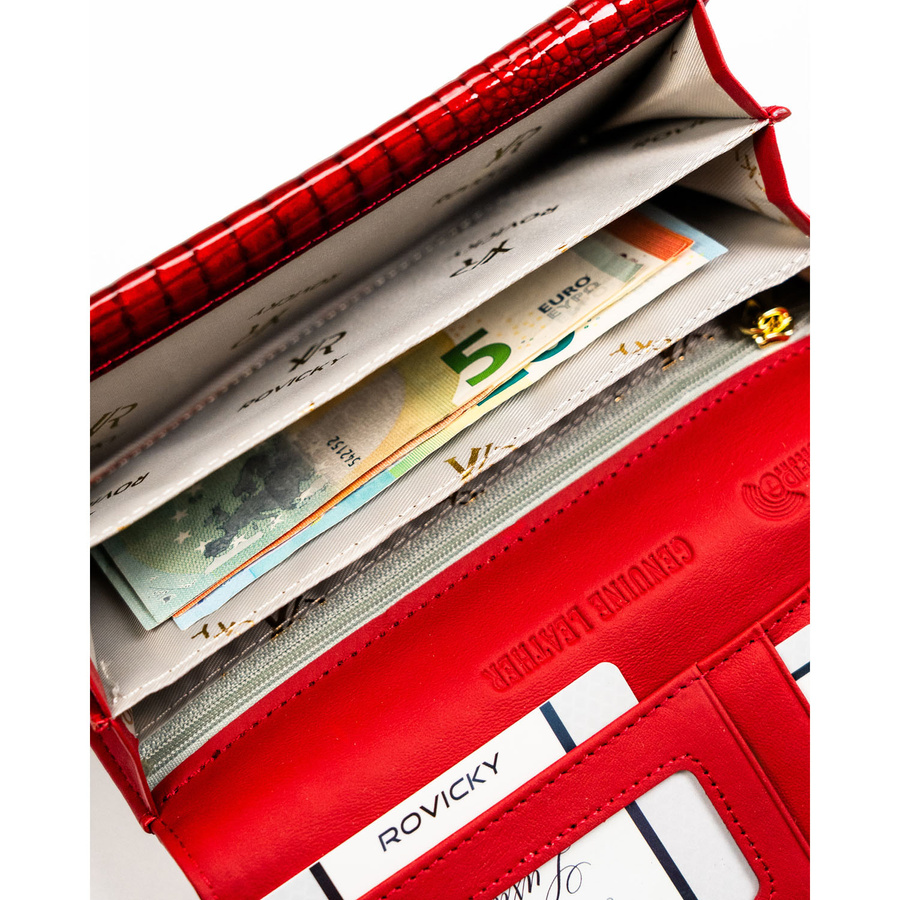 Lakierowany portfel damski ze skóry naturalnej w czerwonym kolorze zamykany na zatrzask - Rovicky