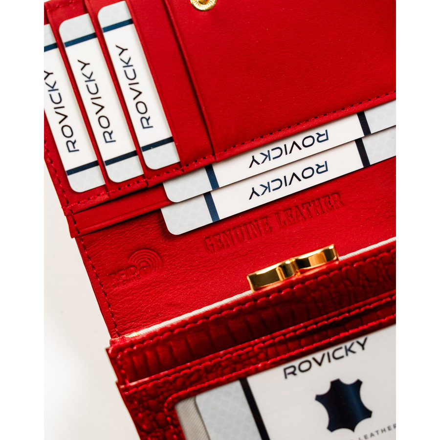 Średni, czerwony portfel damski ze skóry naturalnej zamykany zatrzaskiem - Rovicky