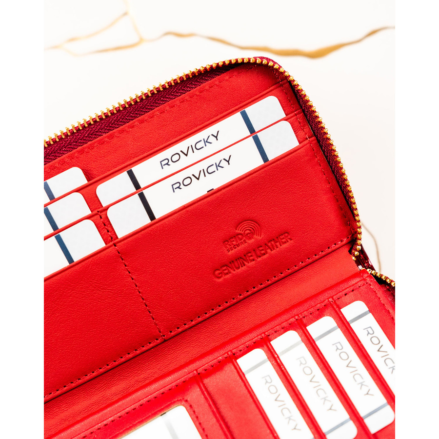 Czerwony portfel-piórnik damski z lakierowanej skóry naturalnej wyposażony w system RFID - Rovicky