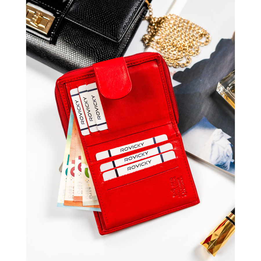 Mały portfel w czerwonym kolorze zamykany na zatrzask - Rovicky