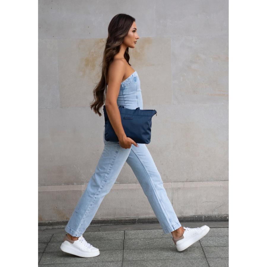 Shopperka damska w granatowym kolorze zamykana klipsem magnetycznym - Peterson