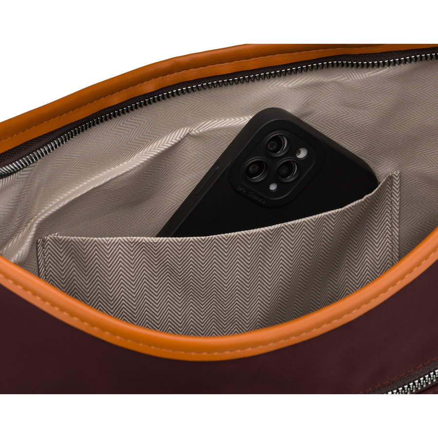 Bordowa listonoszka damska z poliestru i skóry ekologicznej zamykana suwakiem - Peterson