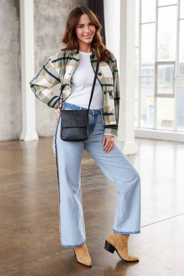 Skórzana listonoszka damska z klapką - Peterson