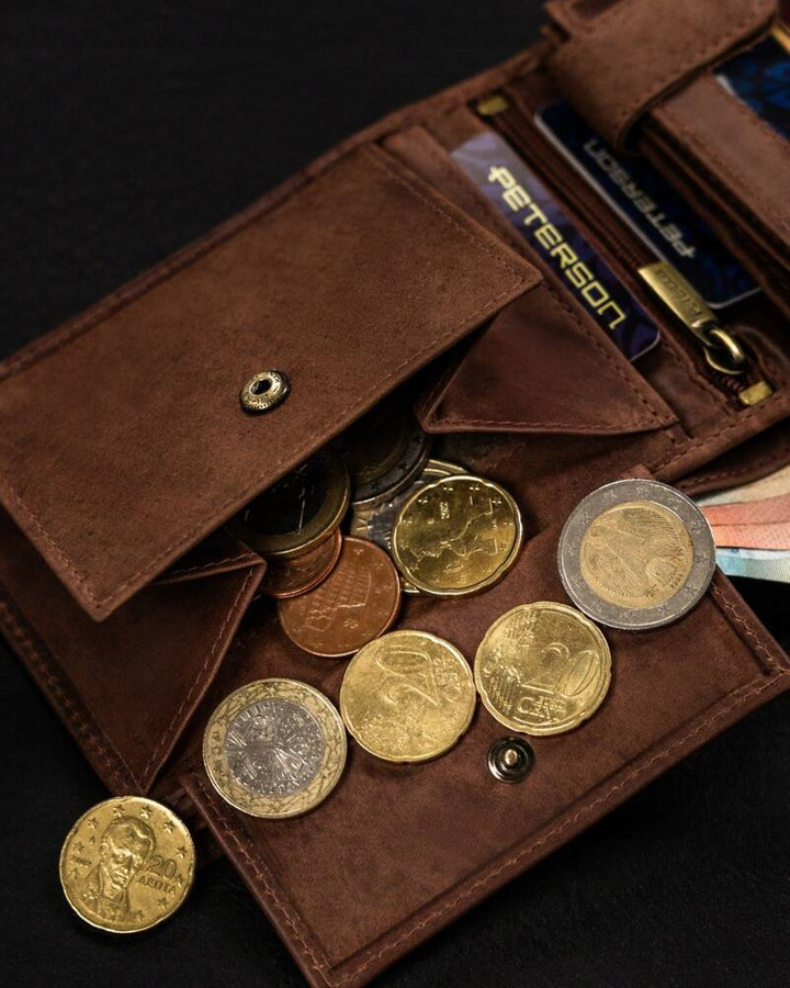 Duży, skórzany portfel męski z ozdobnym tłoczeniem - Peterson