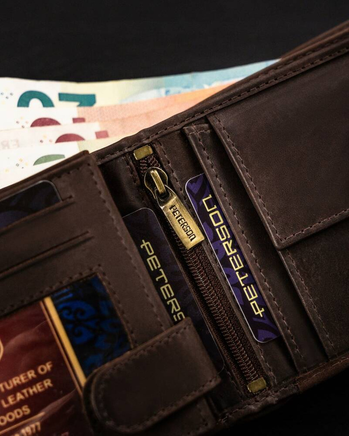 Duży, skórzany portfel męski z ozdobnym tłoczeniem - Peterson