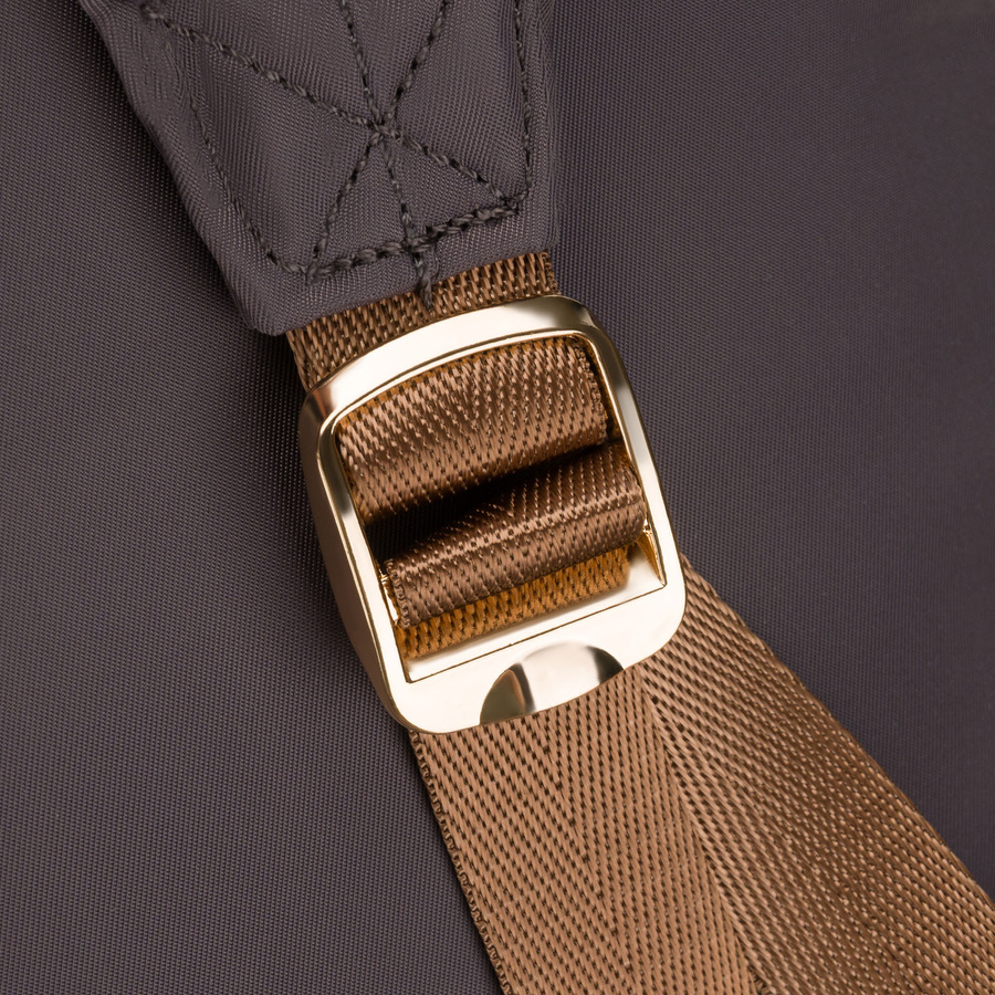 Szary, miejski plecak damski z poliestru zamykany suwakami - Peterson